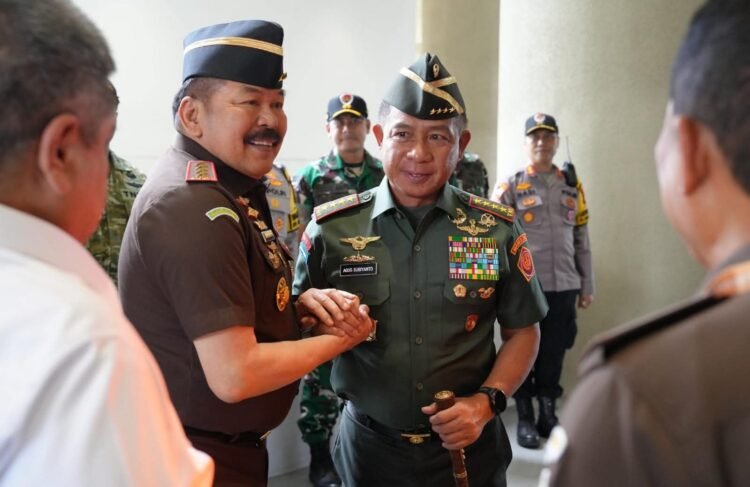 Panglima TNI Dampingi Presiden RI Saksikan Penyerahan Uang Sitaan Hasil Korupsi Rp 13,25 Triliun di Kejaksaan Agung