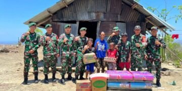 Sentuhan Kasih Prajurit Satgas Pamtas Yonarmed 12 Kostrad, Bantuan Sosial Warnai Kehangatan di Tapal Batas Negeri