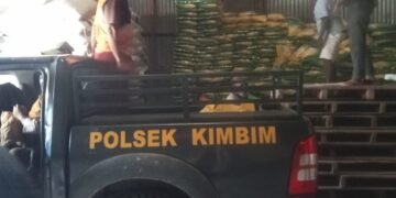 Polres Jayawijaya dan Kcp Bulog Gelar Gerakan Pangan Murah di Mapolsek Asologaima