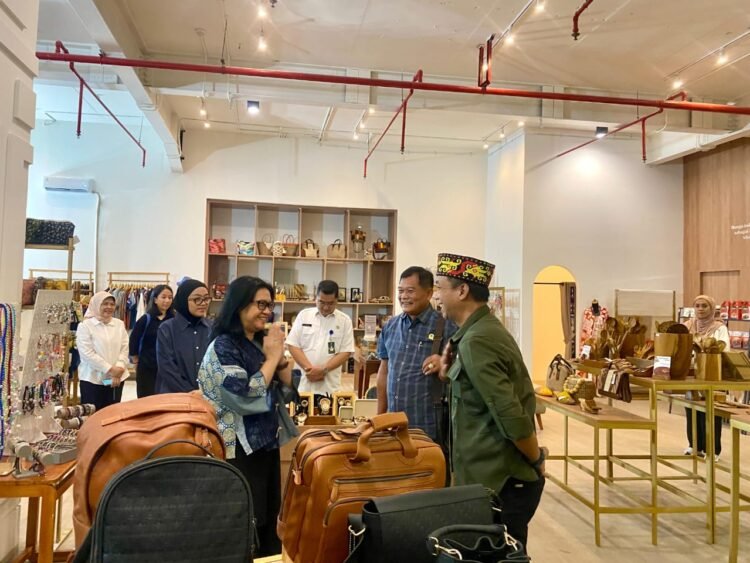 Galeri Patrakomala Jadi Inspirasi Komisi II DPRD Kalteng Kembangkan Produk Lokal
