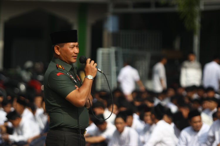 Apel Hari Santri Tingkat Provinsi Jawa Barat Dipimpin Pangdam III/Slw