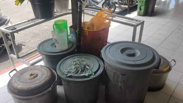 Operasi Bersinar Sita Ratusan Liter Miras Lokal Jenis Cap Tikus