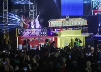 Malam Bandung Bertabur Cahaya, 62 Kendaraan Hias Terangi Kota dalam Sumirat Bandung Citylight Festival 2025