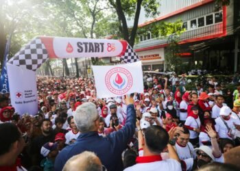 5.000 Relawan Kemanusiaan Semarakan Gerak Jalan Sehat PMI Kota Bandung