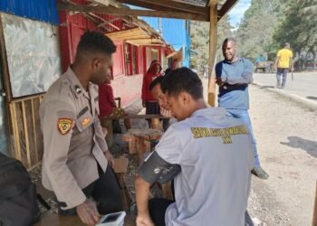 Subsatgas Keladi Sagu Polres Lanny Jaya Gelar Pelayanan Kesehatan Bagi Masyarakat dan Personel