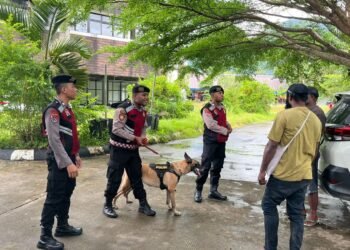 Unit Satwa K-9 Ditsamapta Polda Papua Gelar Patroli Di Wilayah Perbatasan RI–PNG