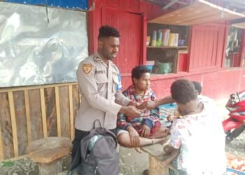 Subsatgas Keladi Sagu Operasi Rasaka Cartenz 2025 Polres Lanny Jaya Gelar Pelayanan Kesehatan bagi Masyarakat di distrik Tiom
