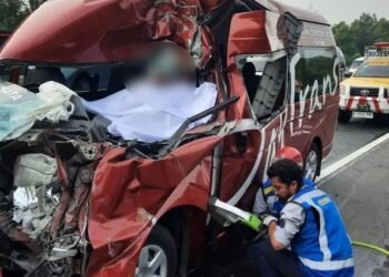 Minibus Travel Tabrak Truk di Tol Cipularang, Satu Tewas dan Sembilan Luka