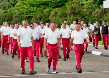 Olahraga Bersama, Panglima TNI Ajak Prajurit dan PNS TNI Jalani Pola Hidup Sehat