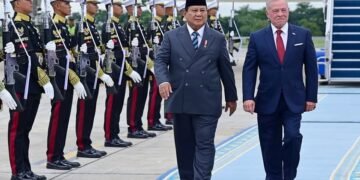 Presiden Prabowo Sambut Langsung Ketibaan Raja Abdullah II ibn Al Hussein di Jakarta