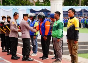 Kapolri Pimpin Apel Ojol Kamtibmas di Jabar: Bersatu Padu Jaga Keamanan