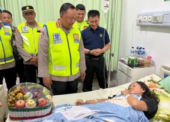 Kapolresta Cilacap Jenguk Korban Longsor di RSUD Majenang, Pastikan Penanganan Berjalan Optimal