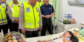 Kapolresta Cilacap Jenguk Korban Longsor di RSUD Majenang, Pastikan Penanganan Berjalan Optimal