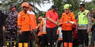 Gubernur Jawa Tengah Tinjau Lokasi Longsor Majenang, Kapolresta Cilacap Pastikan Pengamanan dan Evakuasi Berjalan Lancar