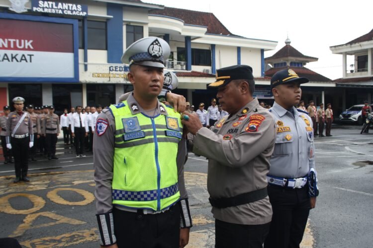 Polresta Cilacap Gelar Apel Pasukan Operasi Zebra Candi 2025, Berikut Fokus 9 Pelanggaran Prioritas di Cilacap