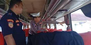 Polresta Cilacap Bersama Dinas Perhubungan Gelar Ramp Check Angkutan Umum, Keselamatan Penumpang Jadi Prioritas