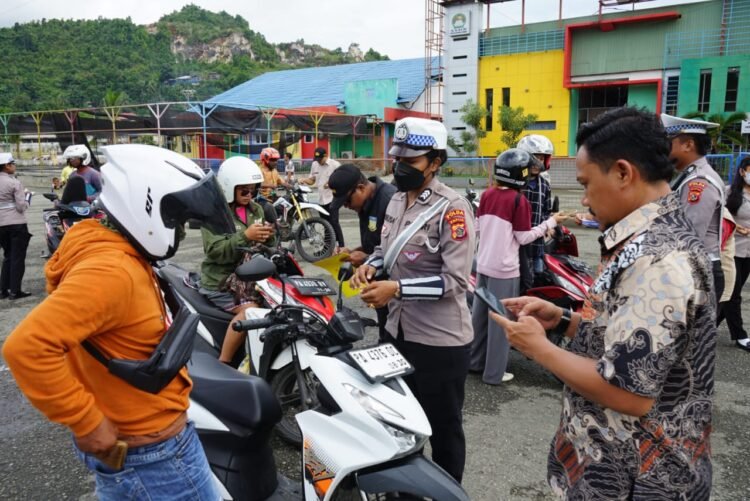 Hari Keempat Operasi Zebra Cartenz 2025, Polda Papua Perkuat Penertiban dan Edukasi Keselamatan Berlalu Lintas