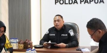 Polda Papua Gelar Rapat Kinerja Kehumasan Bersama Polres Jajaran Melalui Zoom Meeting