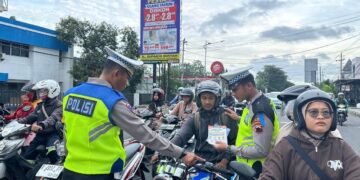 Polresta Cilacap Gelar Sosialisasi dan Penindakan Operasi Zebra Candi 2025 di Sejumlah Ruas Jalan