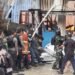 Polres Jayawijaya Bersinergi dengan Brimob, TNI, Damkar, dan Masyarakat Padamkan Kebakaran di Gereja El Saddai