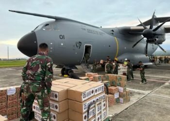 Mendarat di Lanud SIM, Pesawat Airbus A-400 TNI AU bawa 24 Ton Bantuan Korban Banjir Aceh
