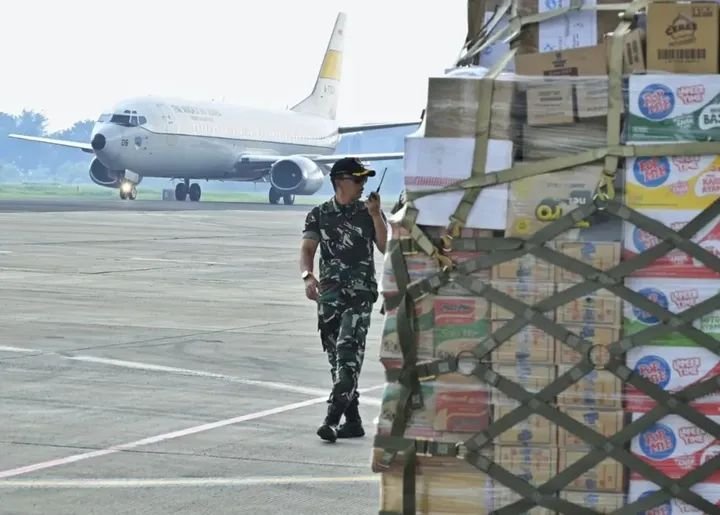 Ratusan Ton Bantuan Terbang ke Sumatera, TNI Percepat Operasi Kemanusiaan