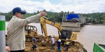 Percepatan Pemulihan Akses, Presiden Prabowo Tinjau Pengerjaan Jembatan Bailey Teupin Mane di Bireuen