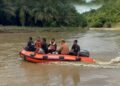 Brimob Polda Aceh Kompi 2 Batalyon C Pelopor Subulussalam Lakukan Pencarian Warga yang Hanyut di Sungai Lae Kombih