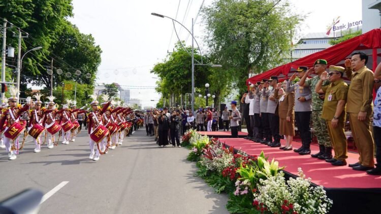 Ribuan Warga Saksikan Kirab Kenal Pamit Taruna Akpol, Kapolrestabes Sampaikan Harapan