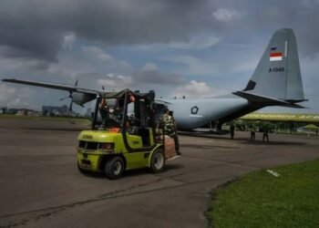 TNI Lakukan Airdrop Bantuan Sembako 5,4 Ton di Blankejeren, Gayo Lues