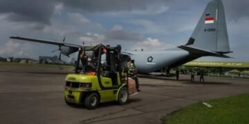 TNI Lakukan Airdrop Bantuan Sembako 5,4 Ton di Blankejeren, Gayo Lues