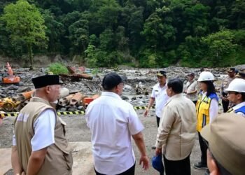Pastikan Pemulihan Infrastruktur, Presiden Prabowo Tinjau Progres Perbaikan Jalan Lembah Anai