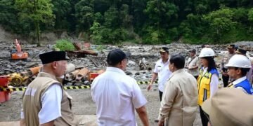 Pastikan Pemulihan Infrastruktur, Presiden Prabowo Tinjau Progres Perbaikan Jalan Lembah Anai