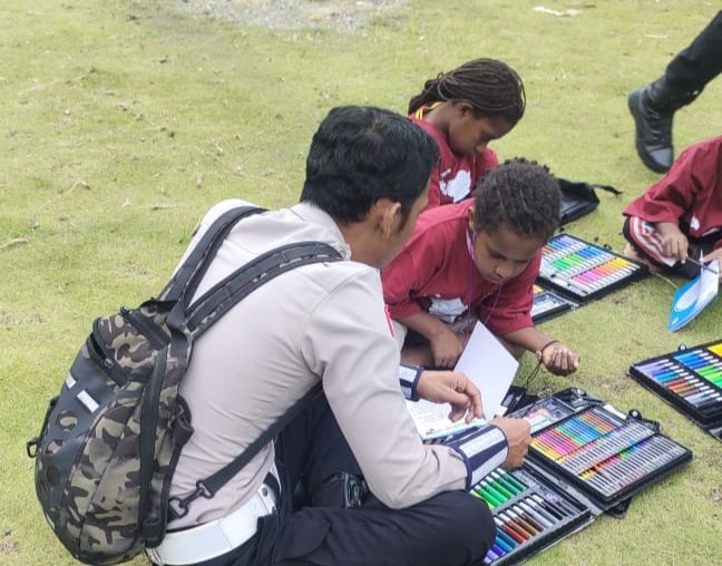 Polri Hadirkan Pendidikan Untuk Generasi Papua di Lanny Jaya