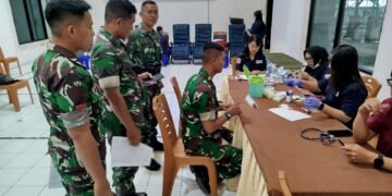 Semangat Kemanusiaan, Personel Kodim 1310/Bitung Turut Partisipasi Donor Darah Di HUT PT. Pertamina Ke-68