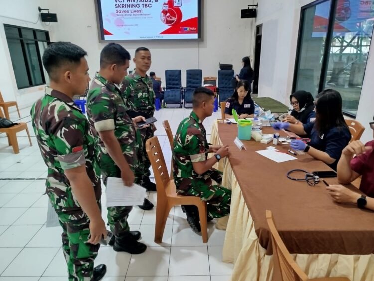 Semangat Kemanusiaan, Personel Kodim 1310/Bitung Turut Partisipasi Donor Darah Di HUT PT. Pertamina Ke-68