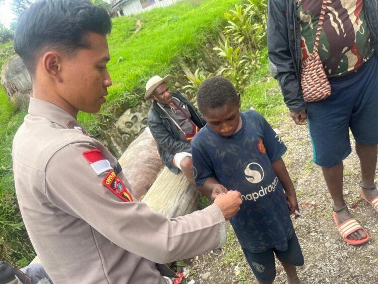 Subsatgas Keladi Sagu Terus Perkuat Layanan Kesehatan: Wujud Kehadiran Polri di Tengah Warga Lanny Jaya
