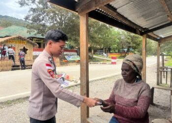 Polres Lanny Jaya Intensifkan Layanan Kemanusiaan: Subsatgas Keladi Sagu Gelar Pemeriksaan Kesehatan dan Obat Gratis di Depan Mako