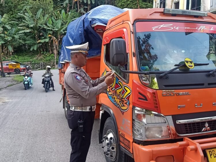 Jelang Nataru, Satlantas Polres Fakfak Tertibkan Knalpot Brong Demi Kenyamanan Bersama