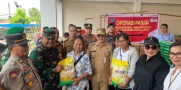 Dandim 1310/Bitung Dampingi Bupati Minut Sidak Pasar, Pastikan Harga dan Stok Aman jelang Nataru