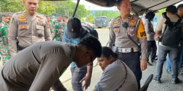 Hari Pertama Ops Lilin Mansinam 2025, Personel Berikan Penanganan Medis dan Trauma Healing Korban Laka Lantas