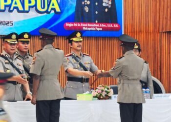 Penyerahan Ijazah Siswa Diktukba Polri T.A. 2025, Ka SPN Polda Papua Tekankan Awal Pengabdian