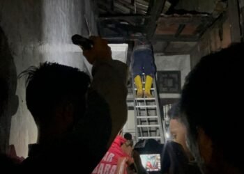 Operasi Lilin Mansinam 2025, Polisi Respon Cepat Laporan Kebakaran Warga di Perumahan Bumi Marina Asri