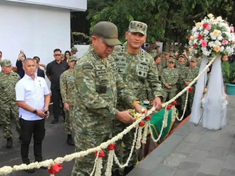 Panglima TNI Resmikan Lapangan Serbaguna di Mako Kodam III/Siliwangi