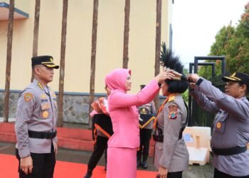 Kapolda Papua Barat Pimpin Penyambutan Wakapolda Papua Barat dan Sertijab Tujuh Pejabat Utama