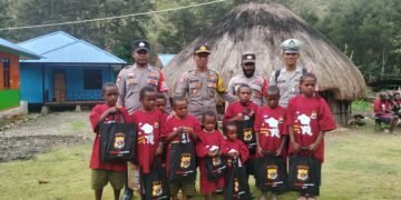 Menutup Tahun dengan Cahaya Ilmu: Subsatgas SI-IPAR Operasi Rasaka Cartenz 2025 Satukan Anak-Anak Lanny Jaya dalam Semangat Belajar