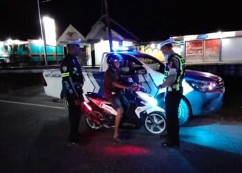 Malam Minggu, Satlantas Polres Waropen Gelar Patroli Blue Light Jaga Kamseltibcar Lantas