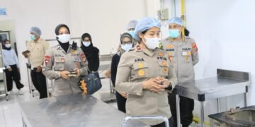 Wakapolda Papua Barat Tinjau SPPG Polda Papua Barat