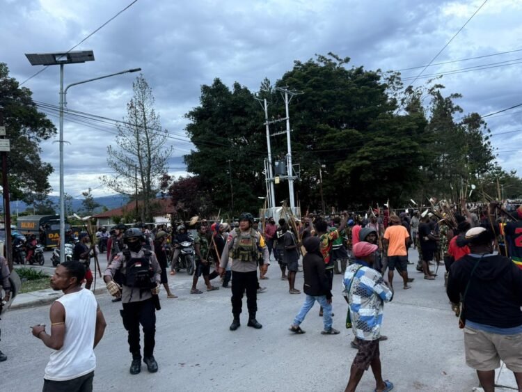 Aksi Saling Serang Antar Kelompok Masyarakat di Wamena Berhasil Dilerai Aparat Kepolisian