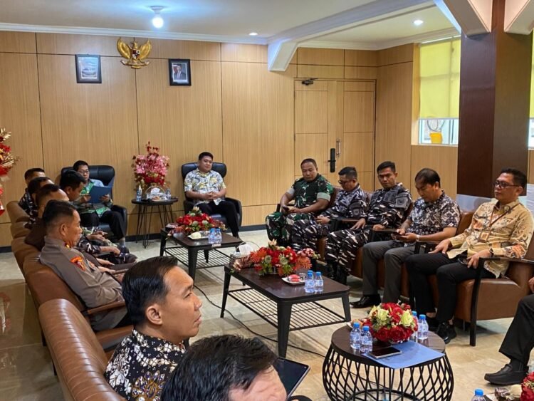 Komitmen Jaga Kamtibmas di Kota Bitung, Dandim 1310/Bitung Hadiri Rakor Bersama Forkopimda dan Forum Lintas Sektoral